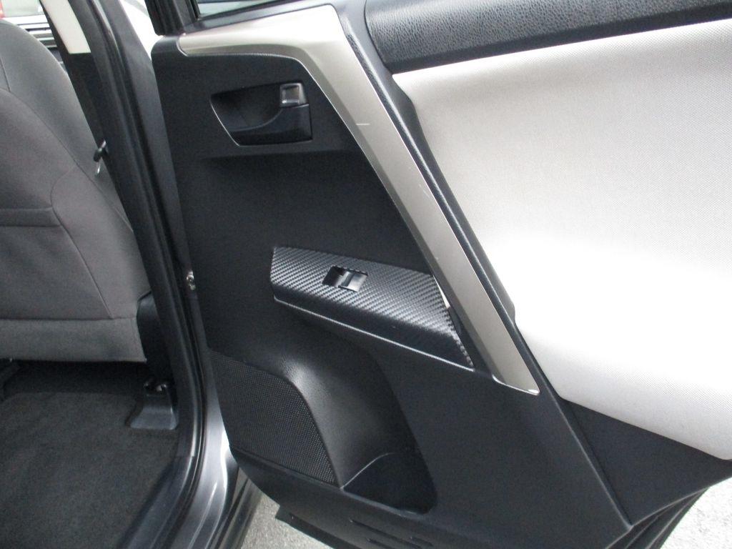 Toyota RAV4 LE FWD 2015