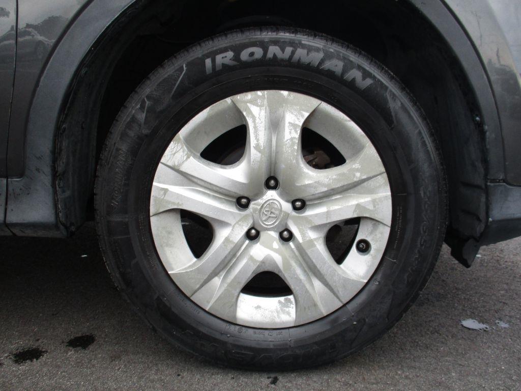 Toyota RAV4 LE FWD 2015
