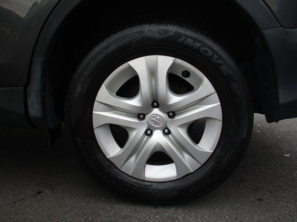 Toyota RAV4 LE FWD 2015