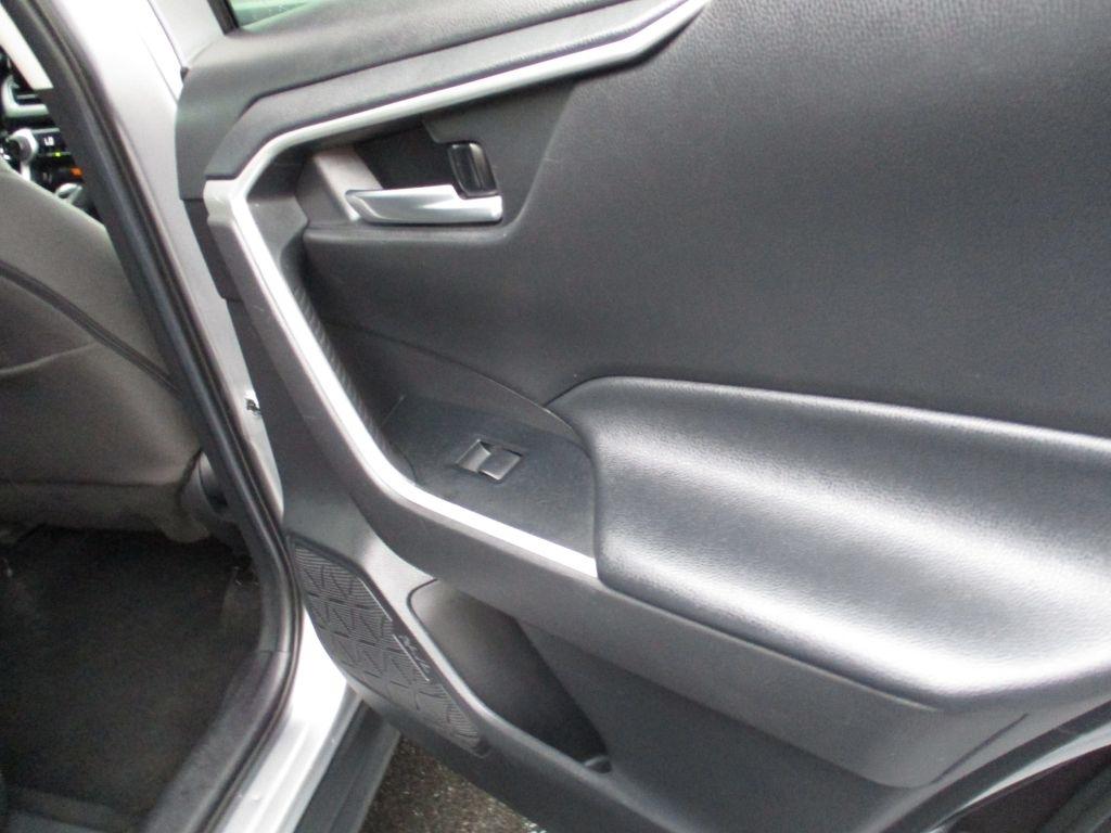 Toyota RAV4 XLE 2020