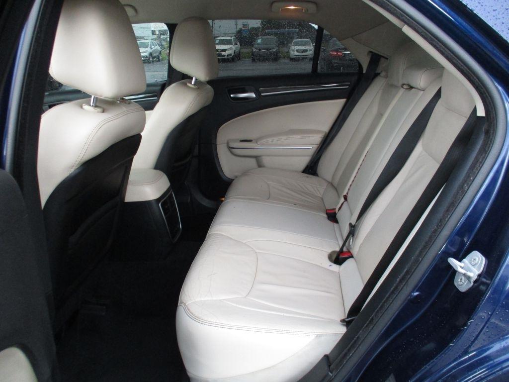 Chrysler 300 Limited RWD 2015