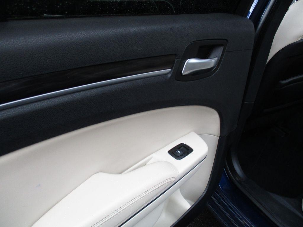 Chrysler 300 Limited RWD 2015