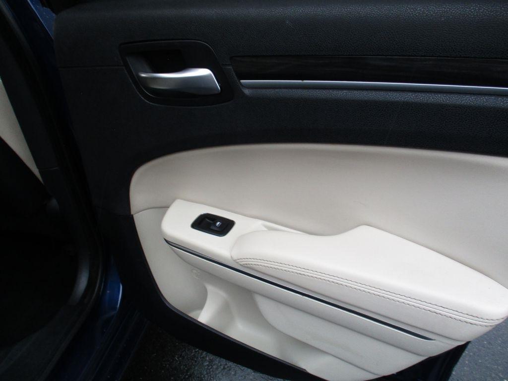 Chrysler 300 Limited RWD 2015