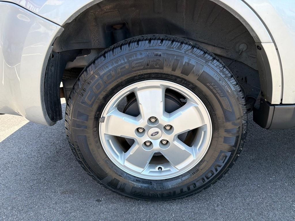 Ford Escape XLT FWD 2011