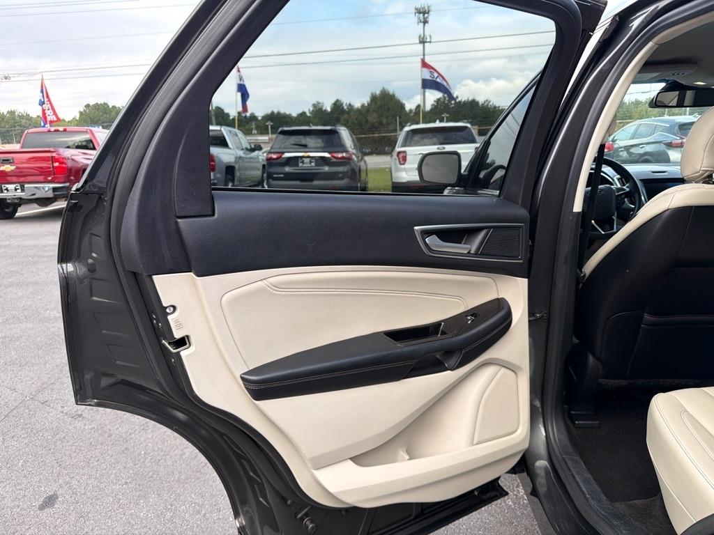 Ford Edge photo 10