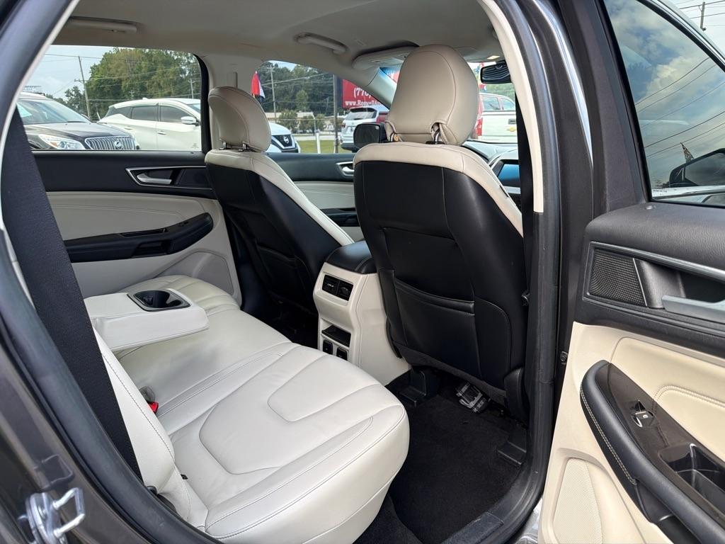 Ford Edge photo 11