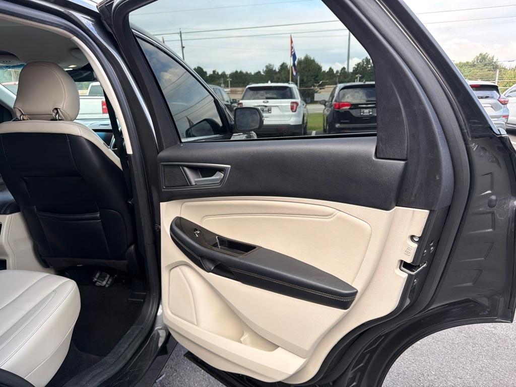 Ford Edge photo 12