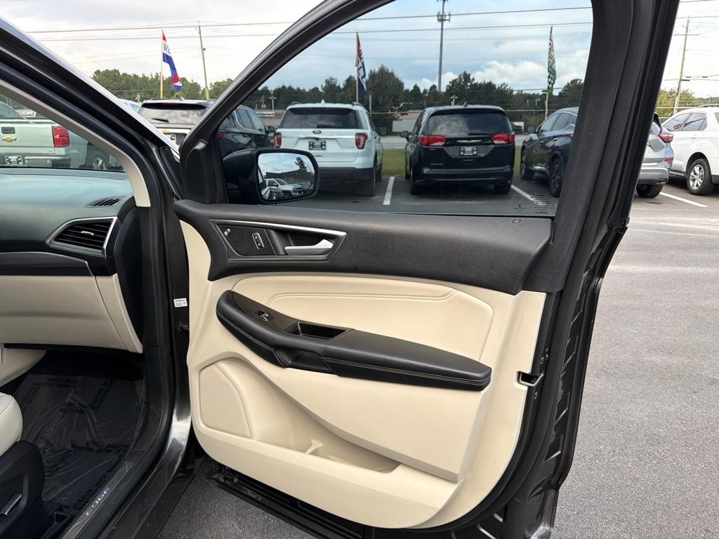 Ford Edge photo 14