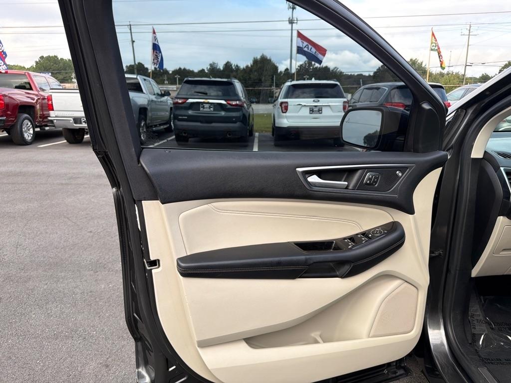 Ford Edge photo 16