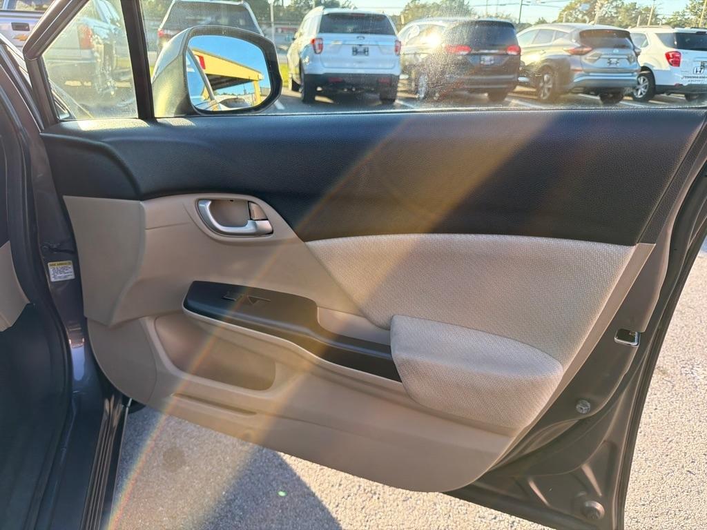 Honda Civic LX Sedan 5-Speed AT 2013