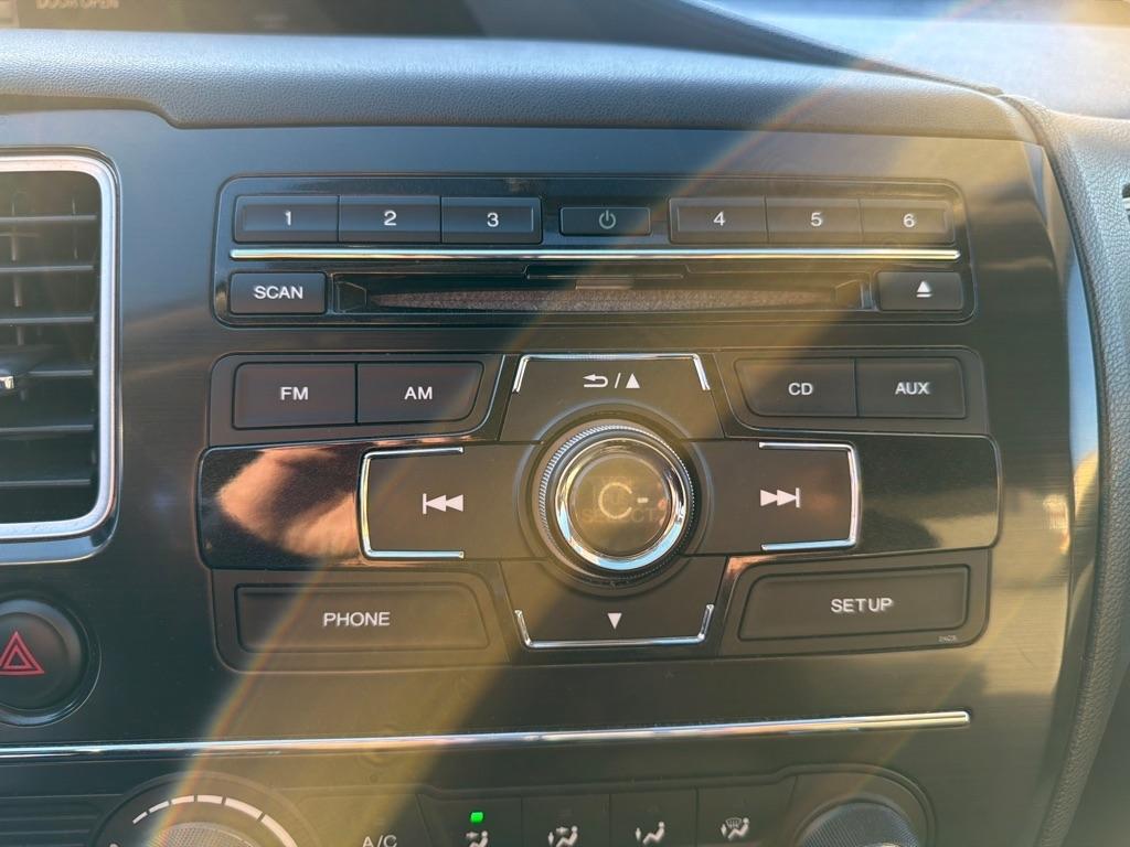 Honda Civic LX Sedan 5-Speed AT 2013