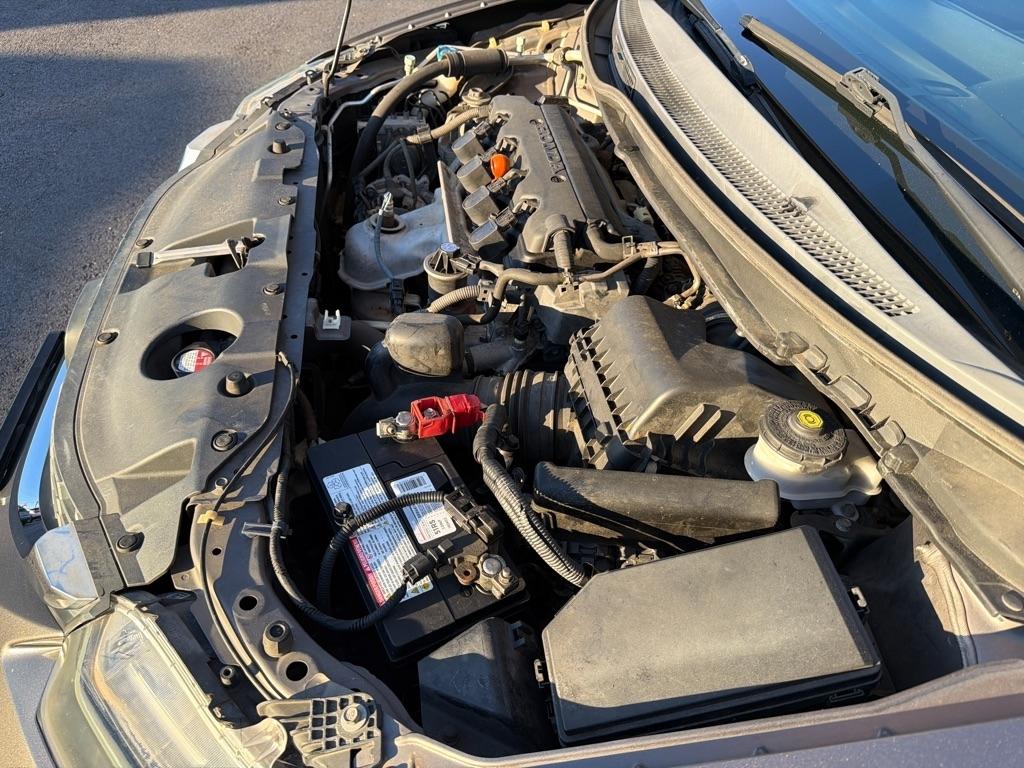 Honda Civic LX Sedan 5-Speed AT 2013