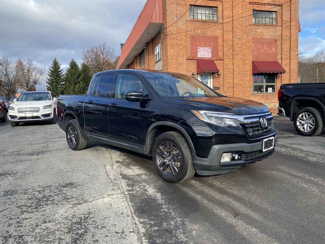 2019 Honda Ridgeline Sport photo 4