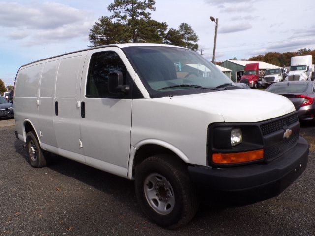 Chevrolet Express Cargo Van RWD 2500 135" 2015 Chevrolet Express Cargo Van RWD 2500 135" 2015