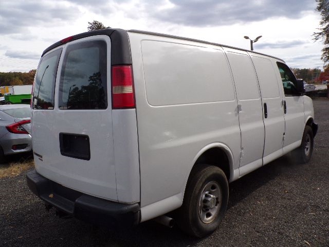 Chevrolet Express Cargo Van RWD 2500 135" 2015 Chevrolet Express Cargo Van RWD 2500 135" 2015