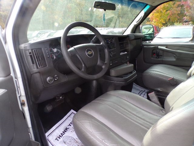 Chevrolet Express Cargo Van RWD 2500 135" 2015 Chevrolet Express Cargo Van RWD 2500 135" 2015