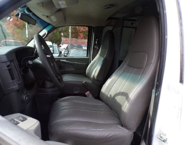 Chevrolet Express Cargo Van RWD 2500 135" 2015 Chevrolet Express Cargo Van RWD 2500 135" 2015