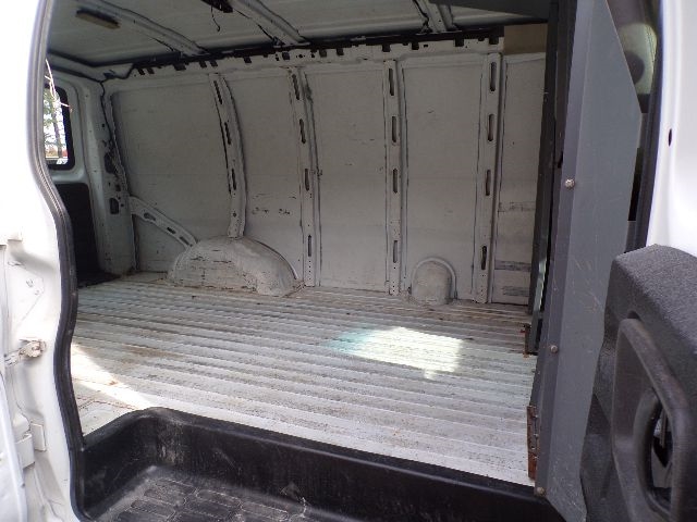 Chevrolet Express Cargo Van RWD 2500 135" 2015 Chevrolet Express Cargo Van RWD 2500 135" 2015