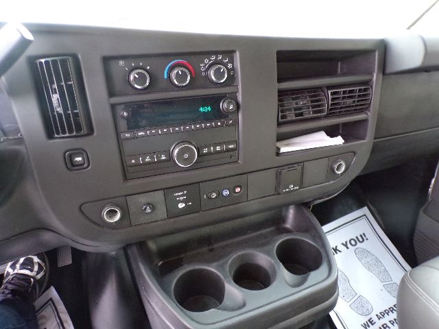 Chevrolet Express Cargo Van RWD 2500 135" 2015 Chevrolet Express Cargo Van RWD 2500 135" 2015