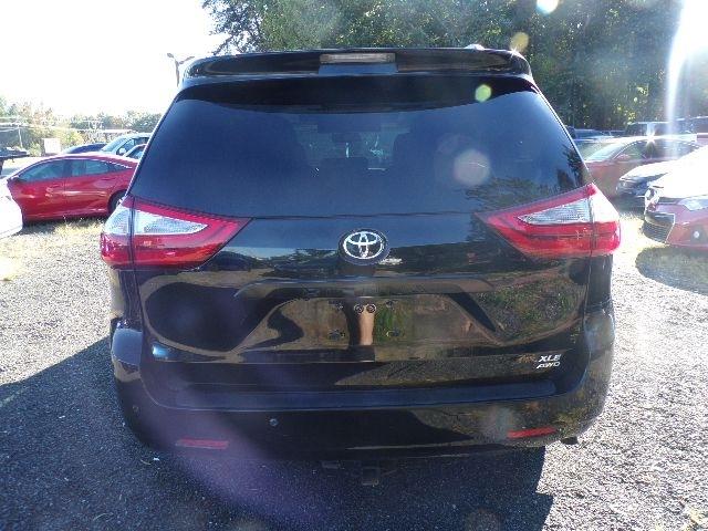 Toyota Sienna 5dr 7-Pass Van XLE Premium AWD (Natl) 2015