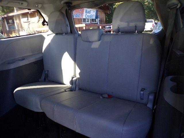 Toyota Sienna 5dr 7-Pass Van XLE Premium AWD (Natl) 2015