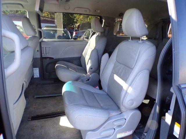 Toyota Sienna 5dr 7-Pass Van XLE Premium AWD (Natl) 2015