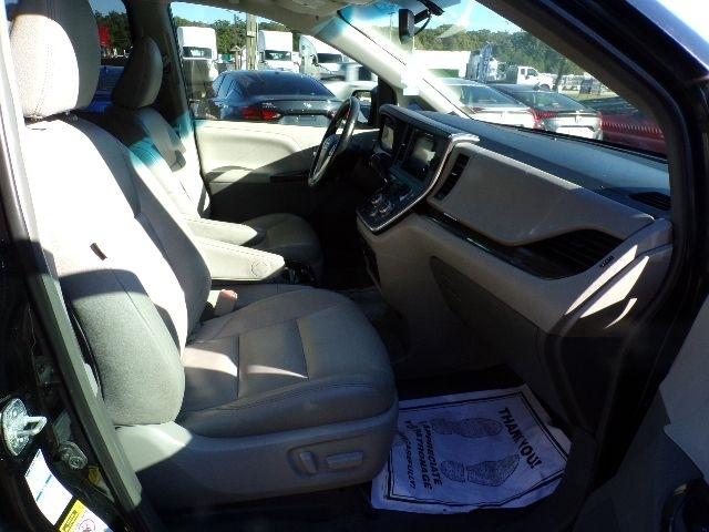 Toyota Sienna 5dr 7-Pass Van XLE Premium AWD (Natl) 2015