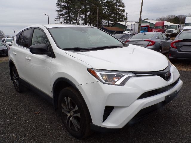Toyota RAV4 LE AWD (Natl) 2018