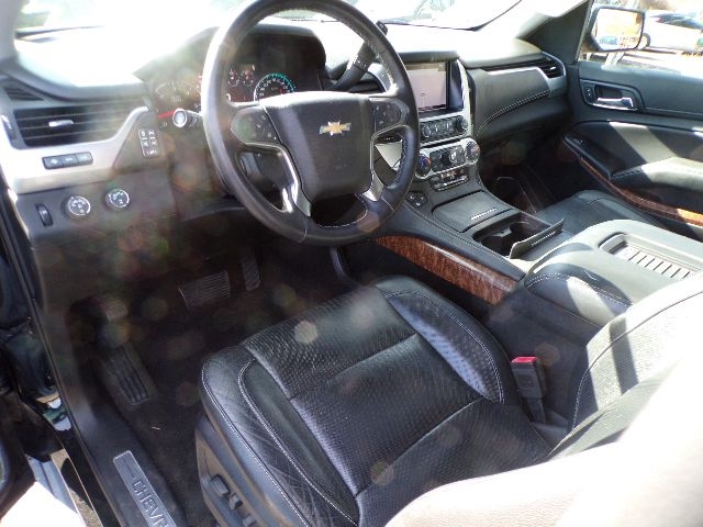 Chevrolet Suburban 4WD 4dr 1500 Premier 2017