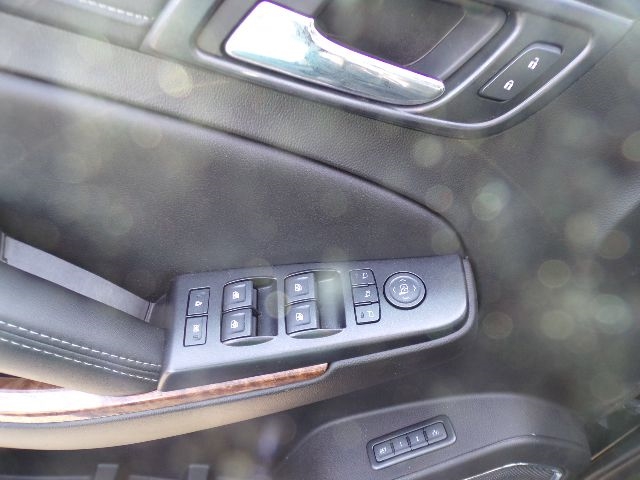 Chevrolet Suburban 4WD 4dr 1500 Premier 2017