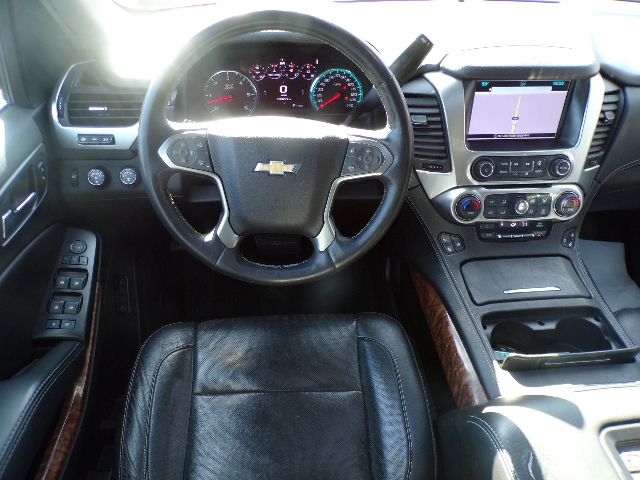 Chevrolet Suburban 4WD 4dr 1500 Premier 2017