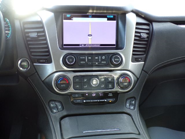 Chevrolet Suburban 4WD 4dr 1500 Premier 2017