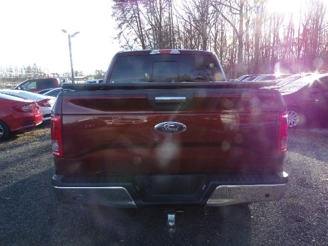 Ford F-150 4WD SuperCrew 145" Lariat 2016