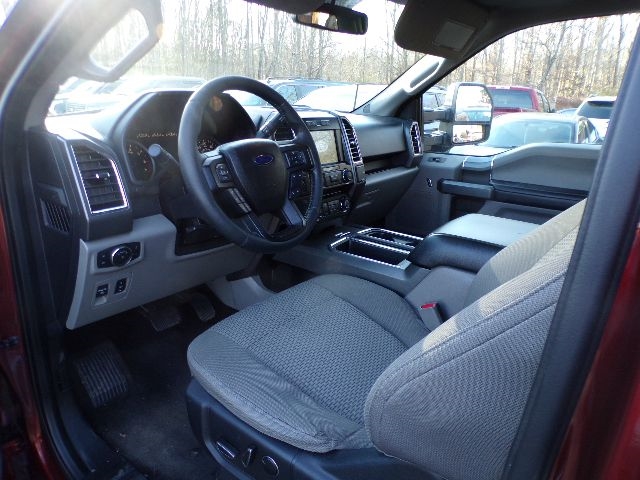 Ford F-150 4WD SuperCrew 145" Lariat 2016