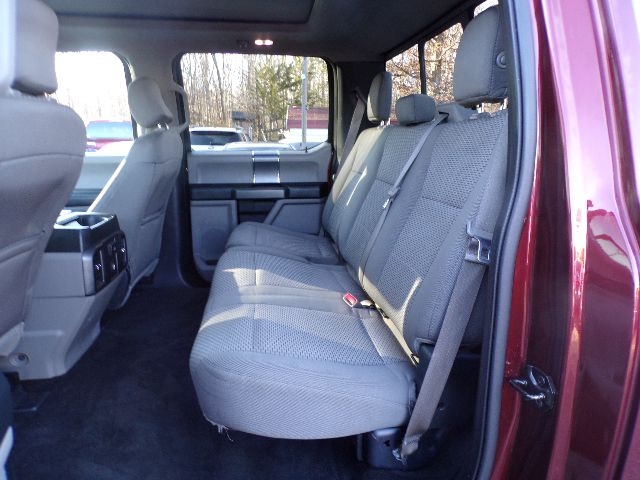 Ford F-150 4WD SuperCrew 145" Lariat 2016