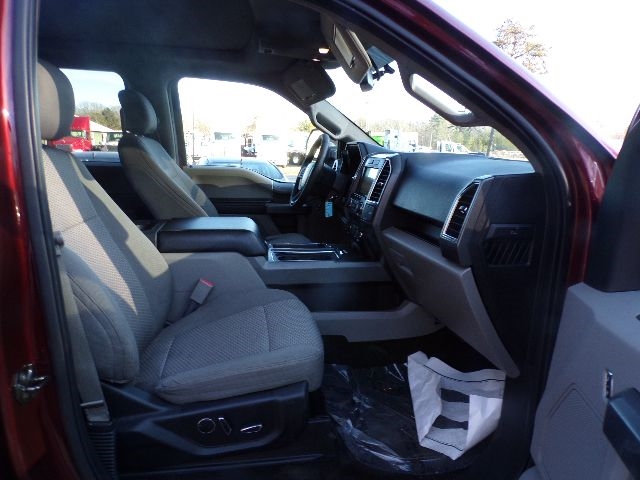 Ford F-150 4WD SuperCrew 145" Lariat 2016