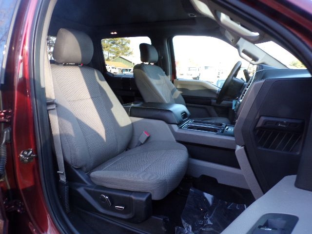 Ford F-150 4WD SuperCrew 145" Lariat 2016