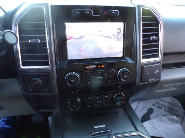 Ford F-150 4WD SuperCrew 145" Lariat 2016