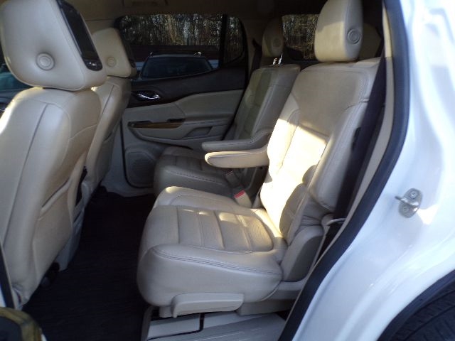 GMC Acadia AWD 4dr Denali 2017