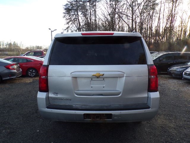 Chevrolet Suburban 4WD 4dr 1500 LT 2016