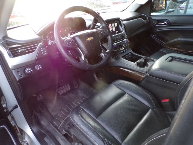 Chevrolet Suburban 4WD 4dr 1500 LT 2016