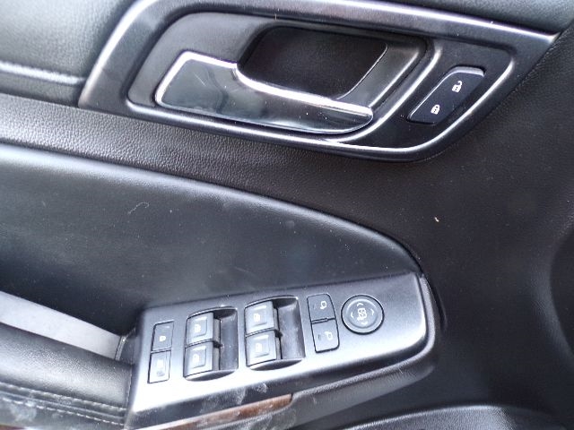 Chevrolet Suburban 4WD 4dr 1500 LT 2016