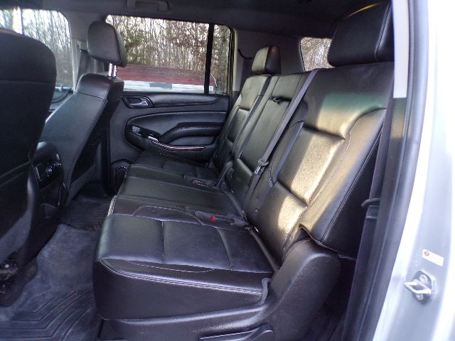 Chevrolet Suburban 4WD 4dr 1500 LT 2016