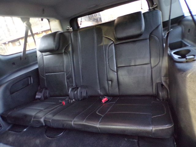 Chevrolet Suburban 4WD 4dr 1500 LT 2016