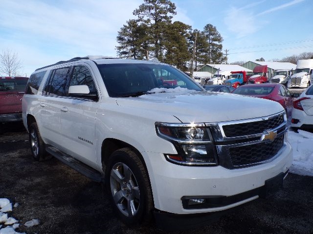 Chevrolet Suburban 4WD 4dr 1500 LT 2017