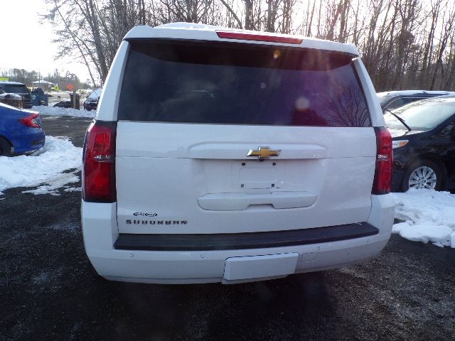 Chevrolet Suburban 4WD 4dr 1500 LT 2017