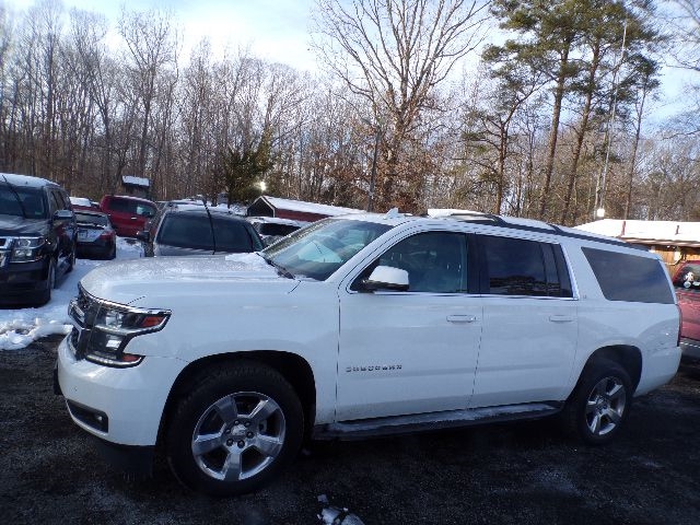 Chevrolet Suburban 4WD 4dr 1500 LT 2017