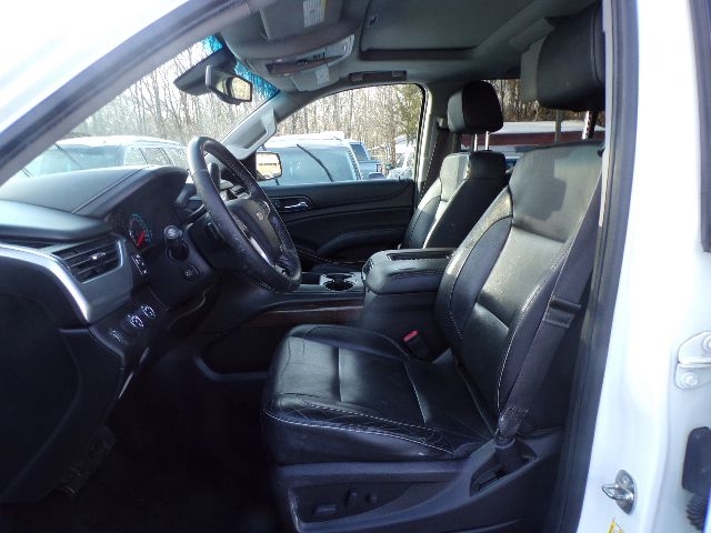 Chevrolet Suburban 4WD 4dr 1500 LT 2017