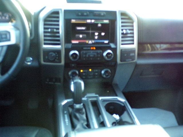 Ford F-150 4WD SuperCrew 157" Lariat w/HD Payload Pkg 2015