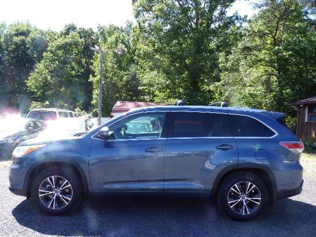 Toyota Highlander AWD 4dr V6 XLE (Natl) 2016